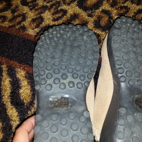 Fashion Victim Soft Leather Clogs- NWOT-Size 6 - Picture 4 of 4